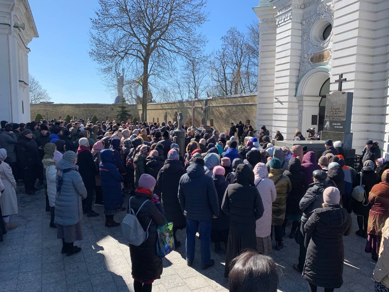 Монахов выгнали