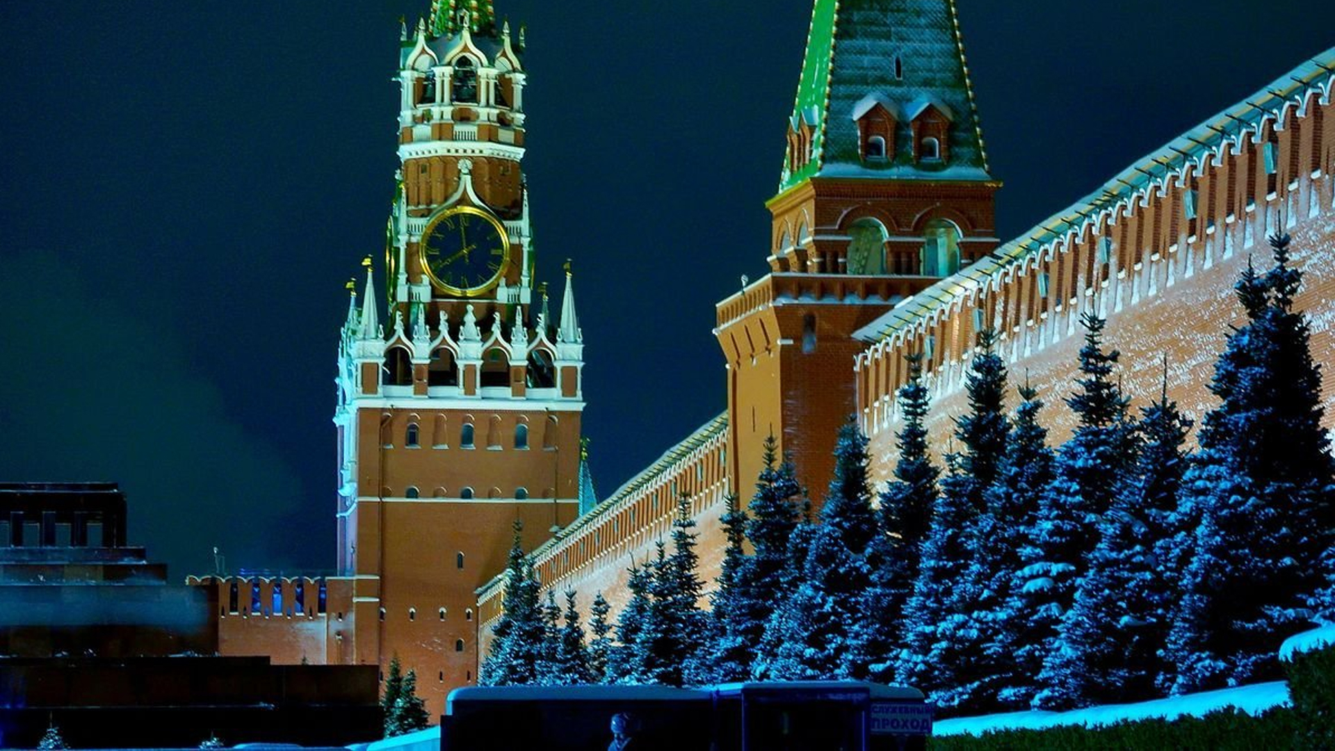 башня кремля с курантами