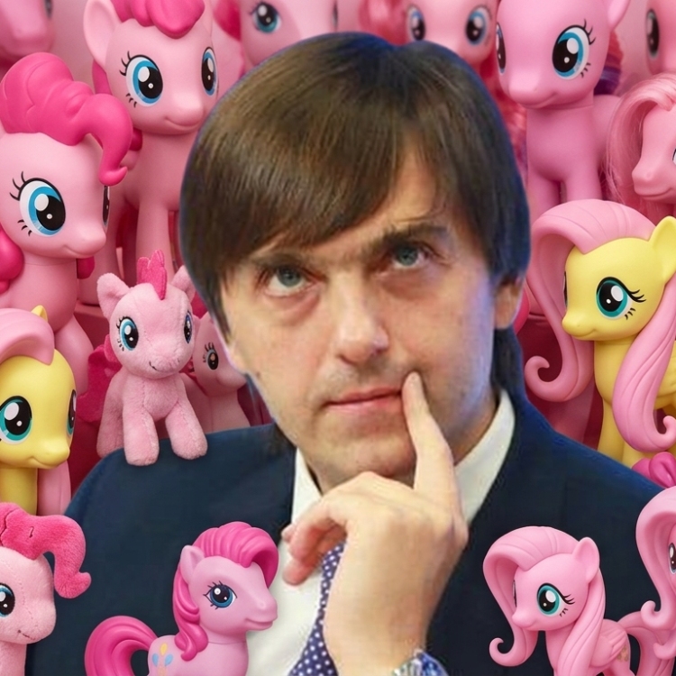 Министр просвещения в школе розовых пони: что сказал и о чем не спросили Кравцова на «Эмпатии Манучи»