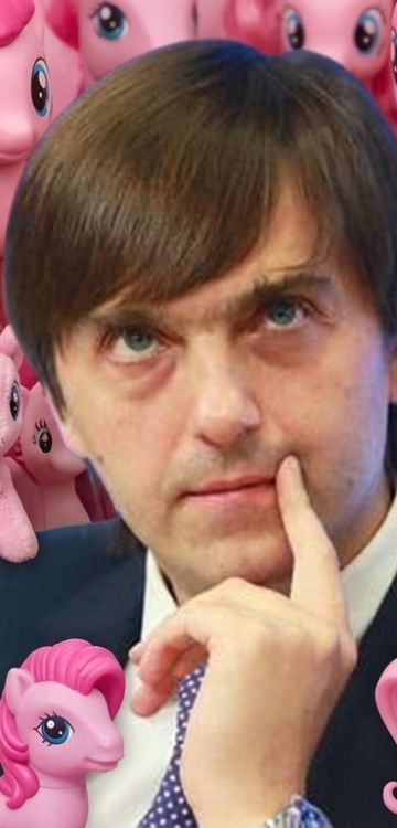 Министр просвещения в школе розовых пони: что сказал и о чем не спросили Кравцова на «Эмпатии Манучи»