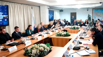 Дума анонсировала принятие наших законопроектов об ответственности за вовлечение детей  в азартные игры и деструктив в соц.сетях и поисковиках